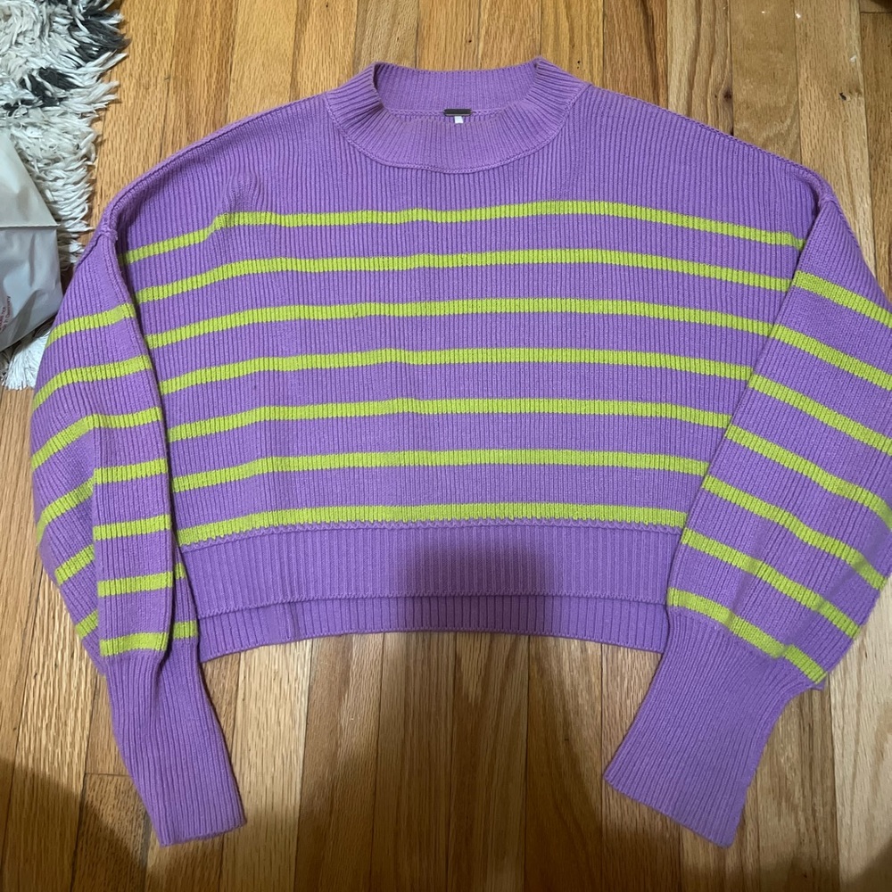Free people sweater- never worn